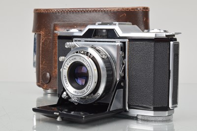 Lot 501 - A Zeiss Ikon Ikonta 522/24 35mm Folding Camera