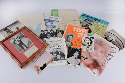 Lot 511 - Musicians / Signatures