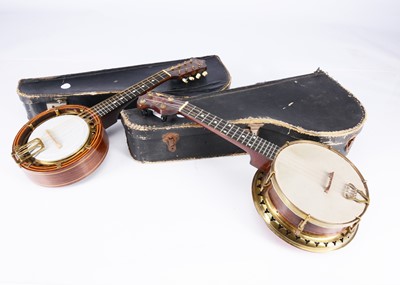 Lot 718 - Banjoleles