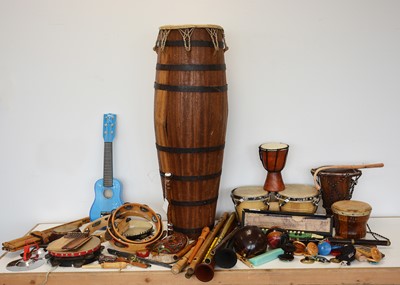 Lot 739 - Musical Instruments
