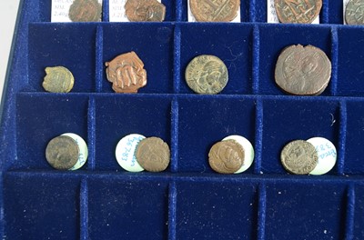 Lot 10 - A collection of twenty one Roman copper coins