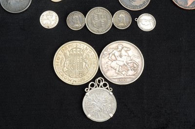 Lot 51 - A small group of mixed British and world coinage