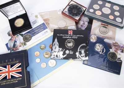 Lot 336 - A mixed collection of British coinage and Royal themed medallions