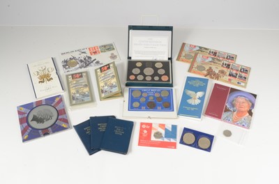 Lot 88 - A small collection of British proof and uncirculated coins and sets