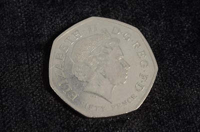 Lot 89 - 2009 Kew Gardens 50 pence coin