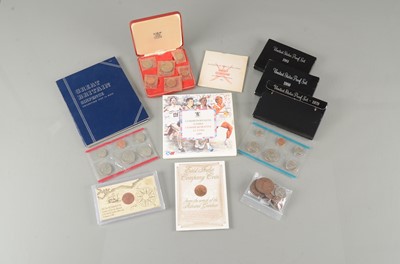 Lot 101 - A small collection of world coinage