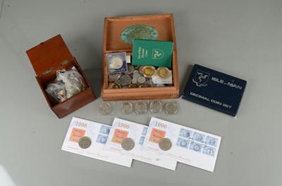 Lot 119 - A small collection of loose world coinage