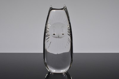 Lot 19 - An Ernest Gordon glass owl