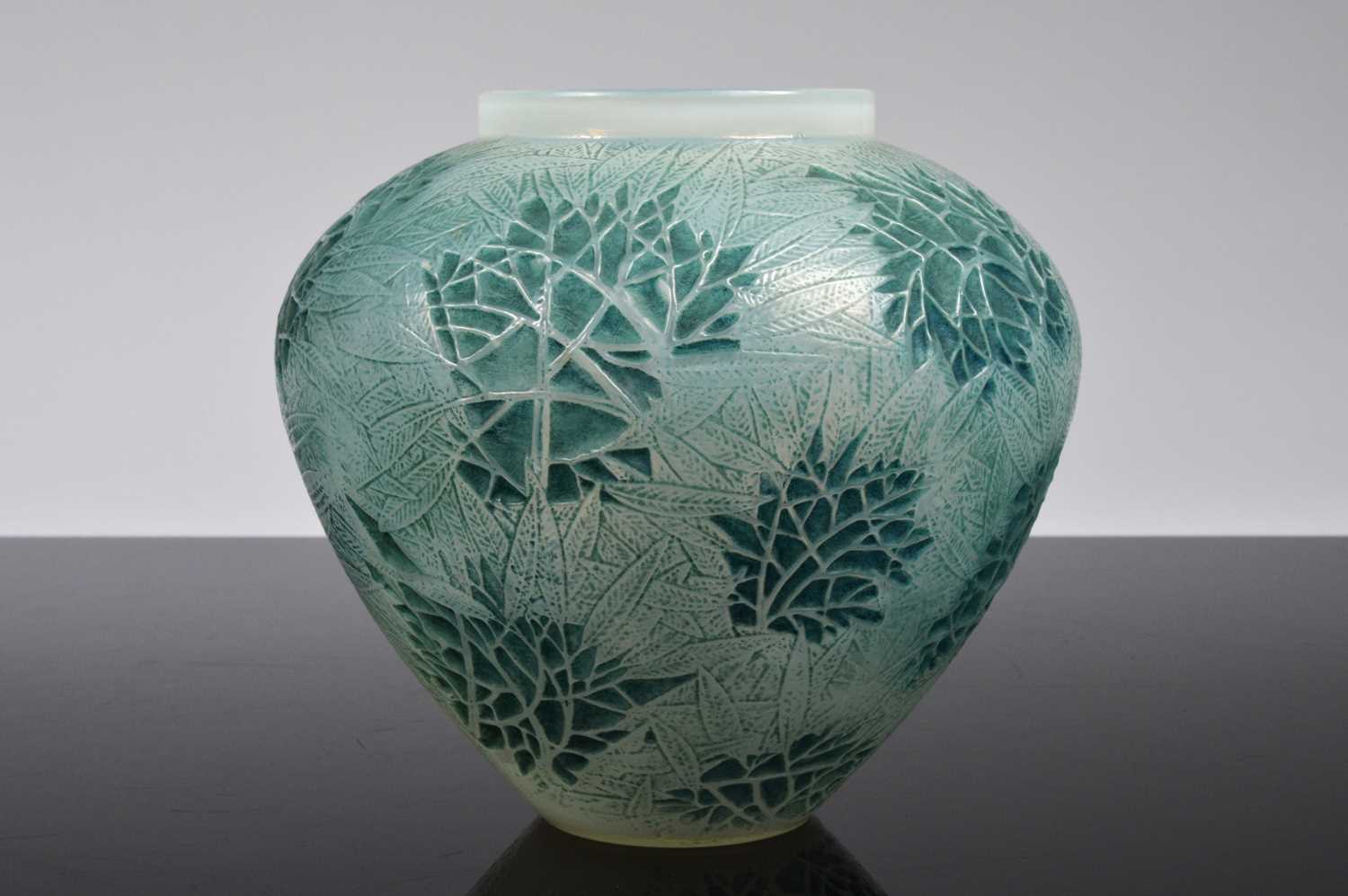 Lot 55 - An Art Deco style Lalique glass Esterel vase