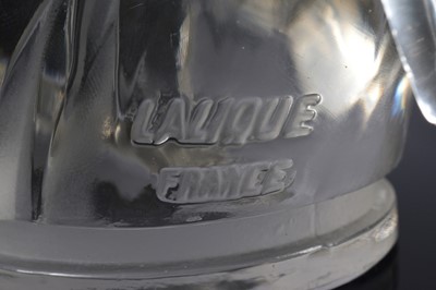 Lot 56 - An Art Deco style Lalique glass car mascot