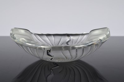 Lot 62 - A modern Lalique glass bowl