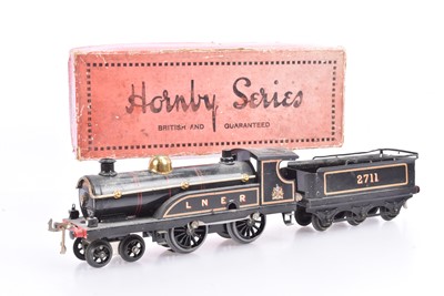 Lot 260 - A Hornby 0 Gauge LNER black No 2 Locomotive and Tender no 2711
