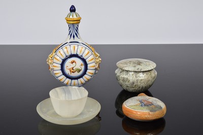 Lot 105 - An Italian maiolica flask by Ginori and three other items
