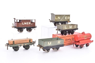 Lot 266 - Hornby 0 Gauge early four-wheel Freight Stock