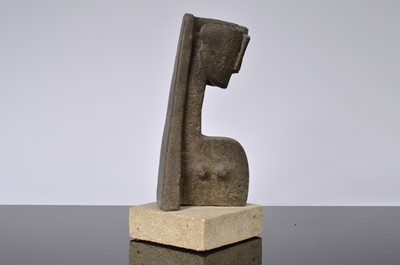 Lot 201 - Peter Hayes (born 1946) pottery abstract bust