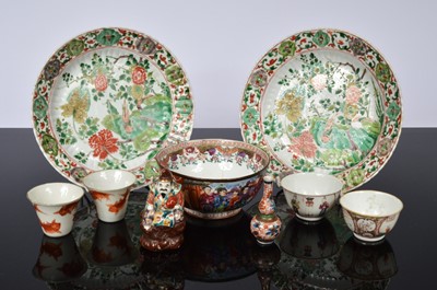 Lot 231 - Nine items of 19th century and later Chinese porcelain items