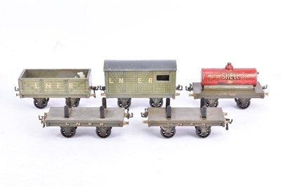 Lot 334 - Unboxed Bowman 0 Gauge (over-size) LNER Freight Stock