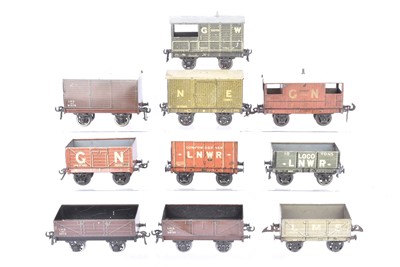 Lot 373 - Bassett-Lowke 0 Gauge four-wheel Freight Stock