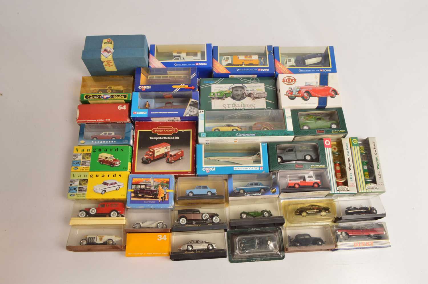 Lot 48 - Modern Die cast Vintage and Modern Private and Commercial Vehicles (36)