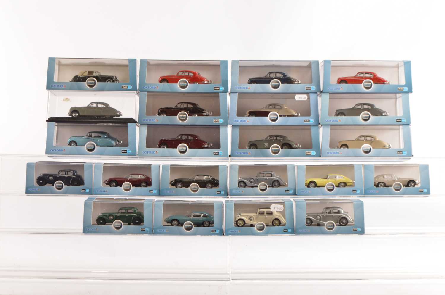 Lot 57 - Oxford Diecast 1:43 Scale Vintage Jaguars (22)