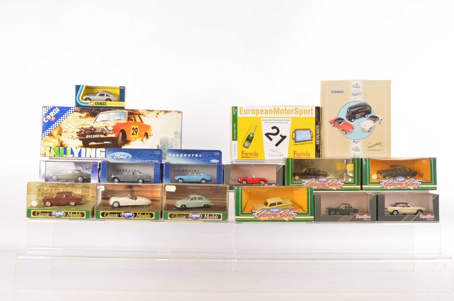 Lot 59 - Modern Corgi Diecast Competition James Bond and Private Cars (16)