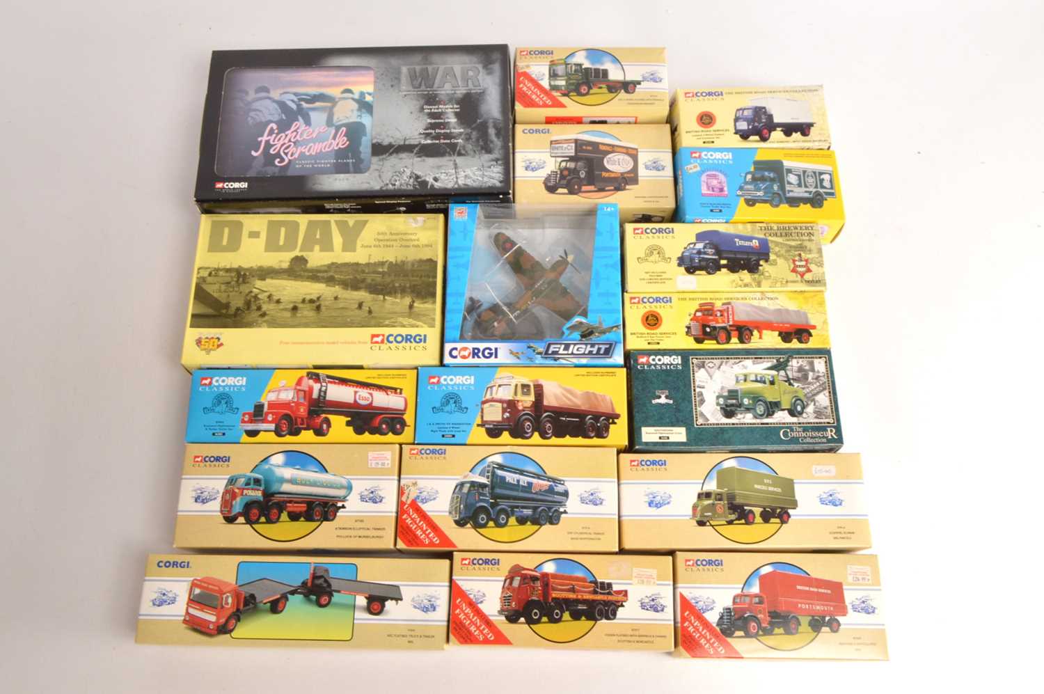 Lot 72 - Corgi Classics Vintage Commercial Vehicles and WWII Military Models and Aircraft (18)