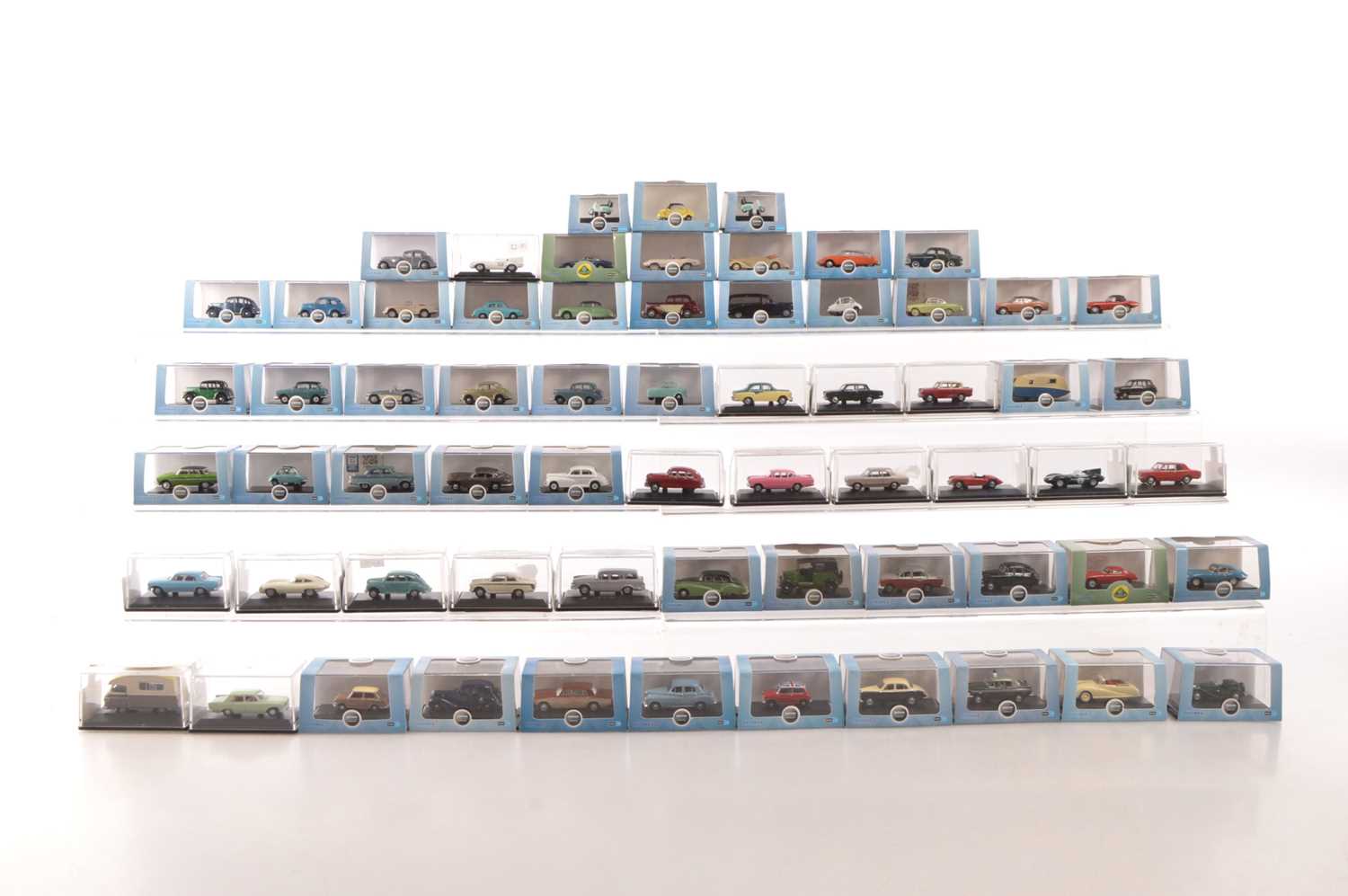 Lot 86 - Oxford Diecast Railway Scale and Automobile (64)