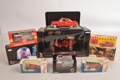 Lot 176 - Modern Diecast 1:18 Scale and Smaller Fore Service Vehicles (9)