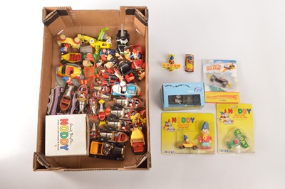 Lot 226 - TV and film Diecast and plastic cars and models (42)
