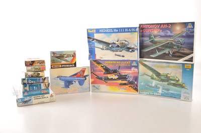 Lot 351 - Collection of mainly 1/72 (one 1/48) Plastic construction mostly WWII Aircraft and one Tank Kits (13)