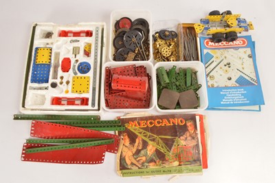 Lot 484 - Collection of Meccano including boxed 1990's Set and loose 1950's-60s green and red plates and girders and gear set and other items (qty)