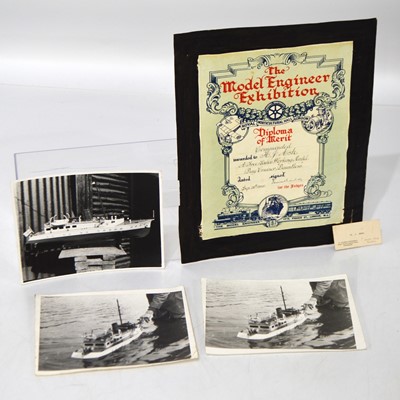 Lot 550 - A large circa 1935 live steam powered model of a London Steam Pleasure Launch 'Dauntless (London)
