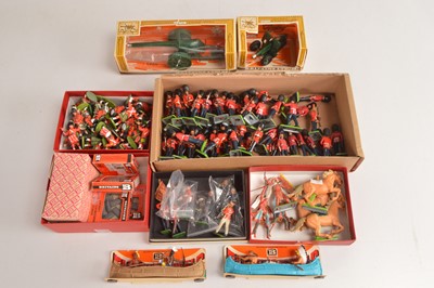 Lot 673 - Britains plastic soldiers and accessories (115)