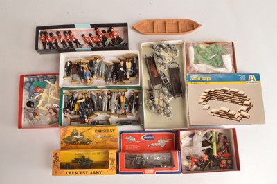 Lot 674 - A lot of plastic soldiers by various makers (60+)