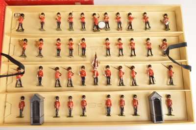Lot 727 - Britains superb 83 pce boxed set 9424 Changing of the Guard - Scots & Coldstream