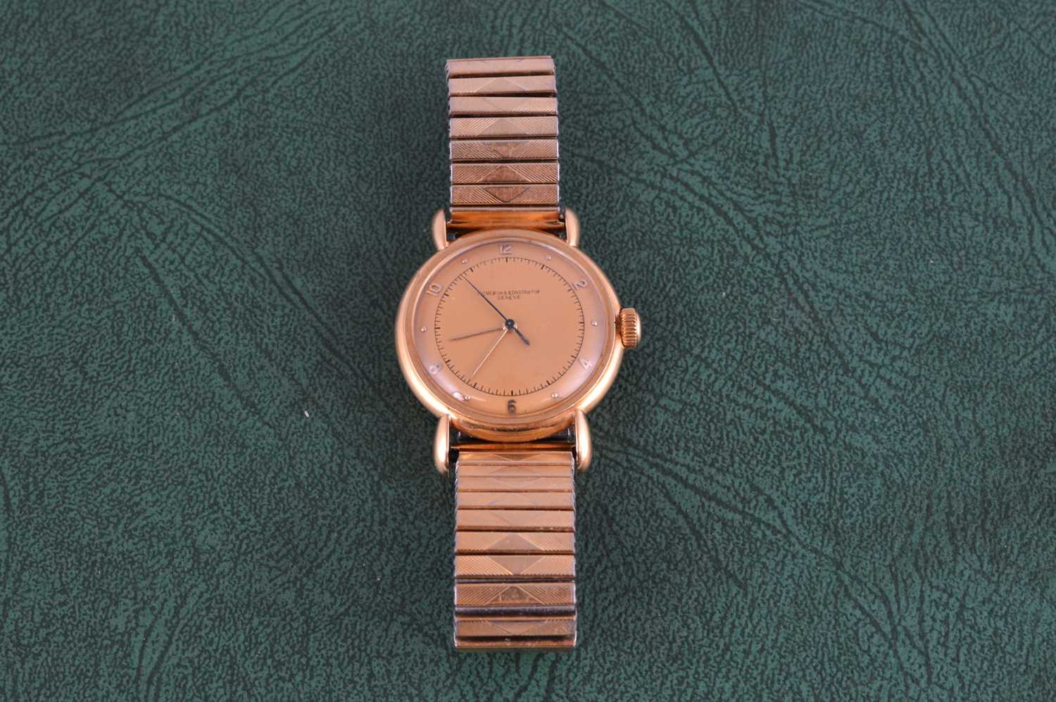 Lot 121 - A 1940s Vacheron & Constantin 18ct gold cased manual wind wristwatch head