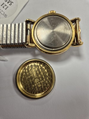 Lot 121 - A 1940s Vacheron & Constantin 18ct gold cased manual wind wristwatch head