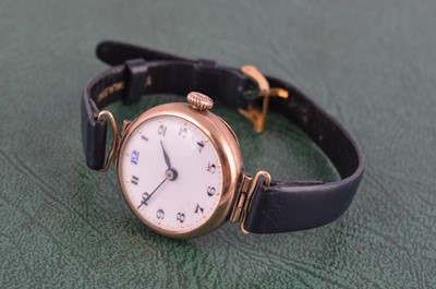 Lot 125 - A c1930s 9ct gold cased lady's wristwatch