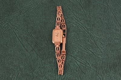 Lot 131 - A modern Pierre Renoir quartz 9ct gold lady's wristwatch