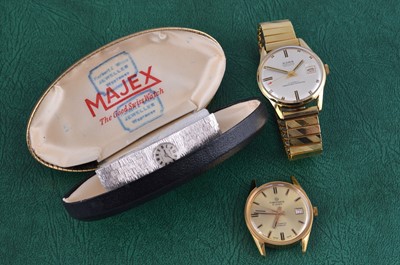 Lot 132 - Three wristwatches