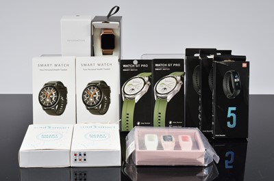 Lot 137 - A collection of eleven modern health and smart watches