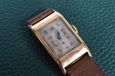 Lot 159 - A c1930s 9ct gold cased wristwatch head