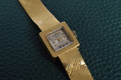 Lot 177 - A c1960s Kurz manual wind 18ct gold lady's cocktail dress wristwatch
