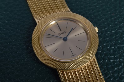 Lot 185 - A circa 1980s Piaget manual wind 18ct gold slim line dress wristwatch