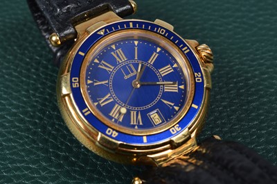 Lot 213 - A modern Dunhill quartz 18ct gold wristwatch
