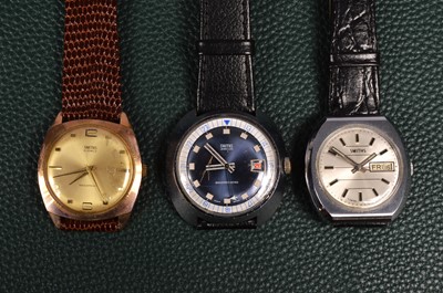 Lot 217 - Three vintage Smiths manual wind wristwatches