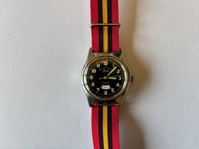 Lot 264 - A mid 20th century Wes End Watch Co automatic military issue stainless steel