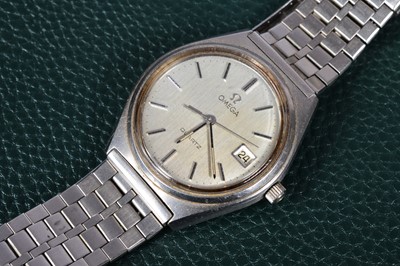 Lot 286 - A c1970s Omega Quartz stainless steel wriswatch