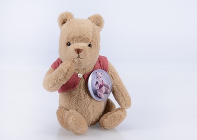 Lot 7 - A limited edition R John Wright Classic Winnie-The-Pooh teddy bear