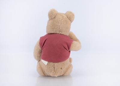 Lot 7 - A limited edition R John Wright Classic Winnie-The-Pooh teddy bear